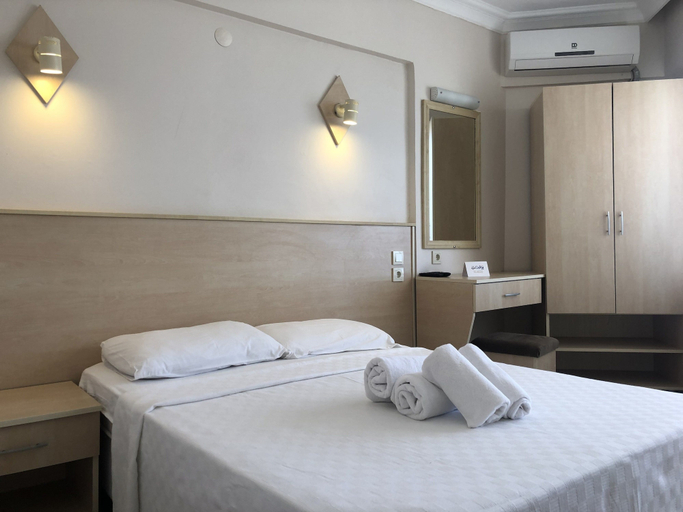 Bedroom 2, Ege Soley Hotel, Ayvalık