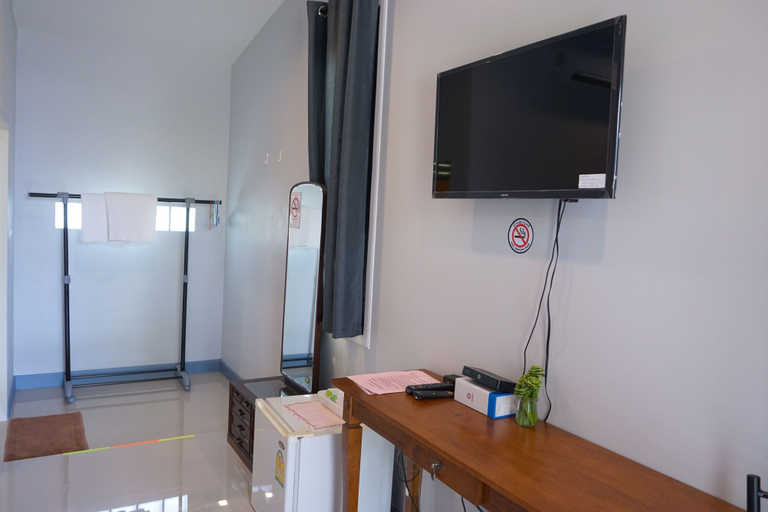 Others 5, Numhom Resort, Thap Than