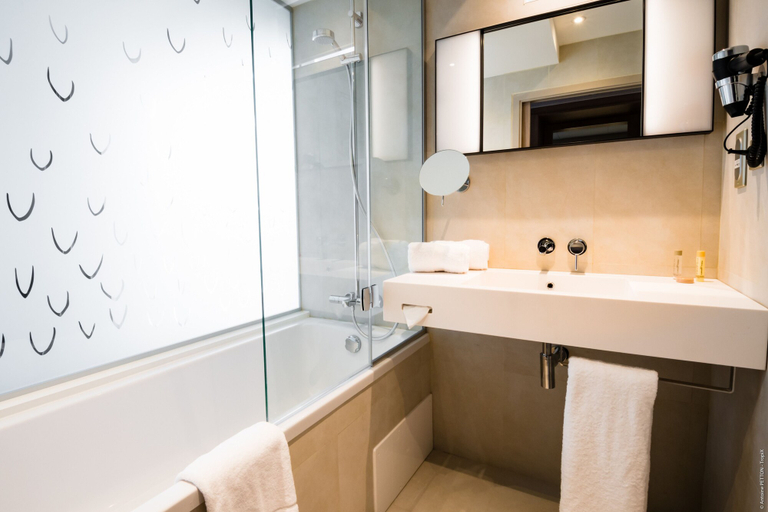 Bathroom 5, Simon Hotel, Fort-de-France