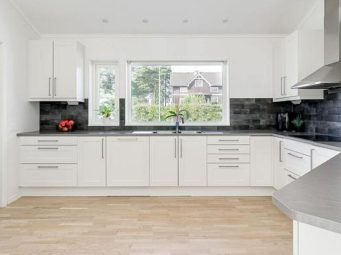 Others 3, Great Stay Guest Villa 4 bedrooms, Sandviken