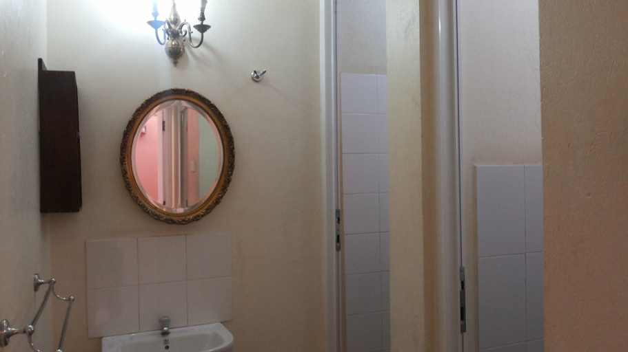 Bedroom 4, The Pagoda, Gulu