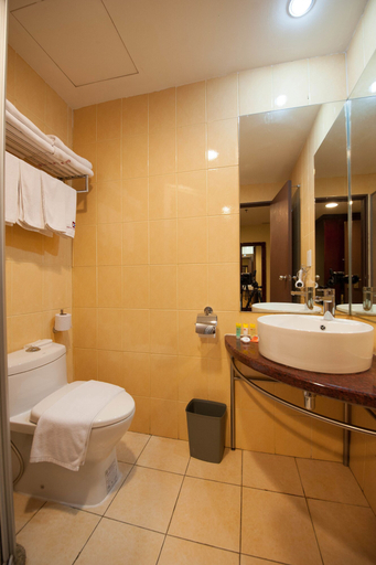 Bathroom 5, Gaya Centre Hotel, Kota Kinabalu