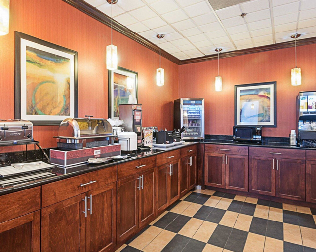 Food & Drinks 5, Comfort Inn Ballston, Arlington