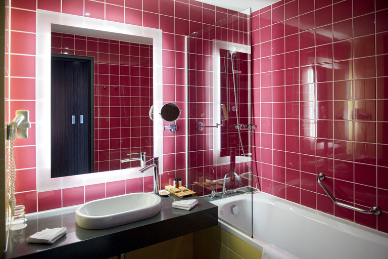 Bathroom 5, Hotel Safir Casino, Trieste