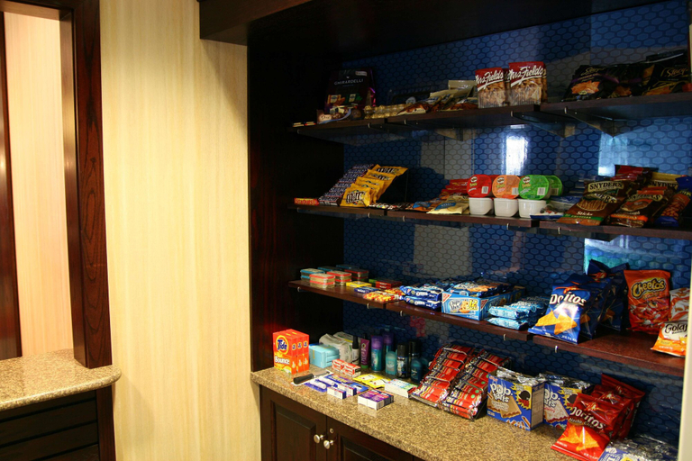 Food & Drinks 5, Hampton Inn Rochester Webster, Monroe