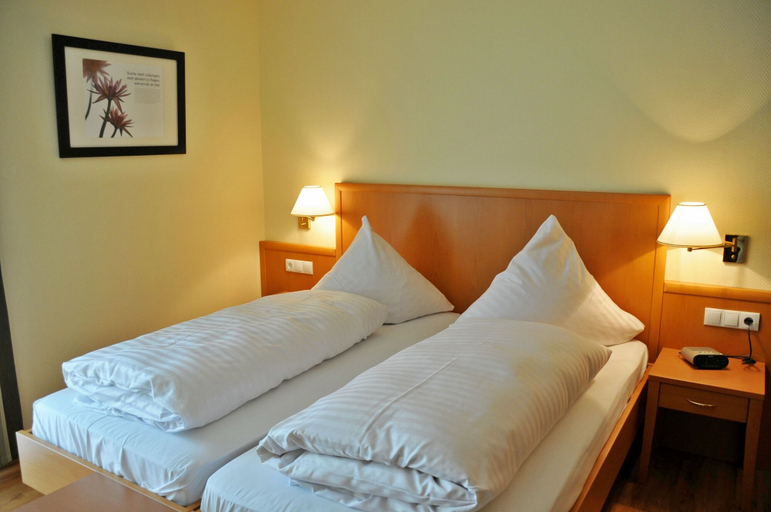 Bedroom 2, Hotel Restaurant Burgerklause Tapken, Cloppenburg