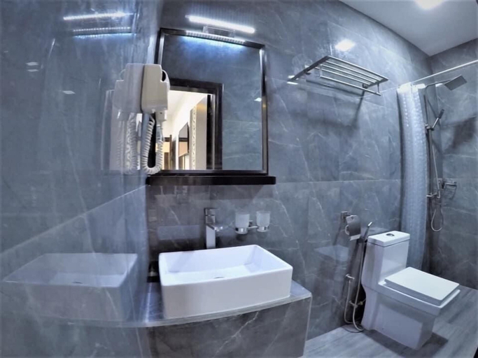 Bathroom, Infinity Dhiffushi, Kaafu Atoll