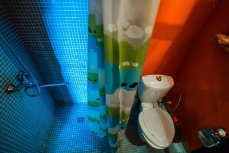 Bathroom, Apartment on Novokuznetskaya 6, Central