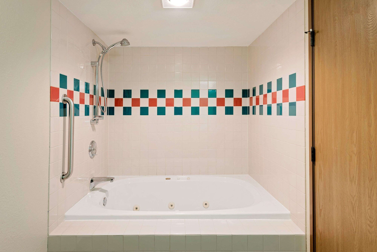 Bathroom 5, Days Inn by Wyndham Boonville, Cooper