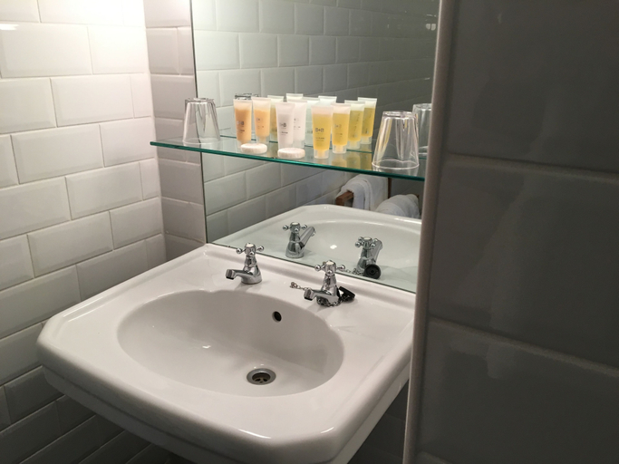 Bathroom 4, B+B Edinburgh, Edinburgh
