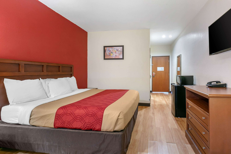 Bedroom 2, Econo Lodge Eutaw I-20, Greene