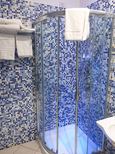 Bathroom 4, Sorrento Relais, Napoli