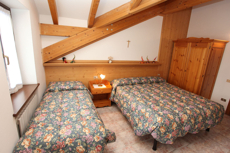 Bedroom 3, Hotel Fratazza, Trento