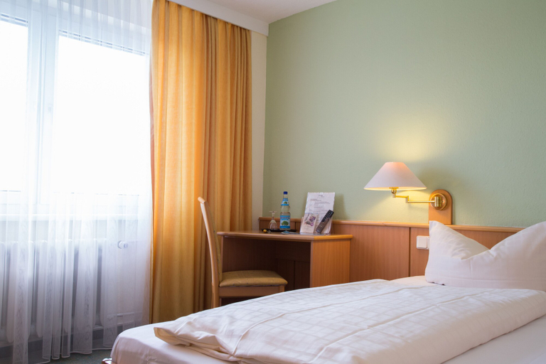Bedroom 3, Werrapark Resort Hotel Frankenblick, Hildburghausen