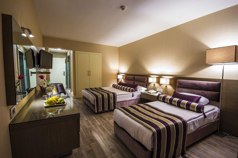 Bedroom 3, The New Hotel Zeybek, Konak