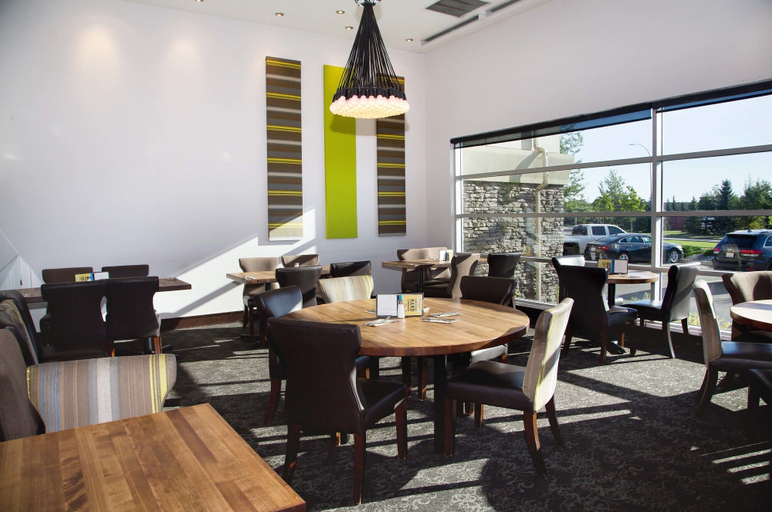 Food & Drinks 5, Sandman Hotel & Suites Calgary South, Division No. 6