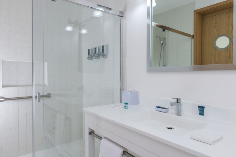 Bathroom 5, Four Points by Sheraton Cancun Centro, Benito Juárez