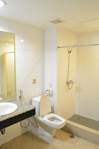 Bathroom 4, Grace Hotel Lahad Datu, Lahad Datu