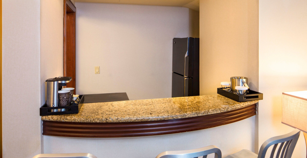 Bedroom 5, Hilton Philadelphia at Penn's Landing, Philadelphia