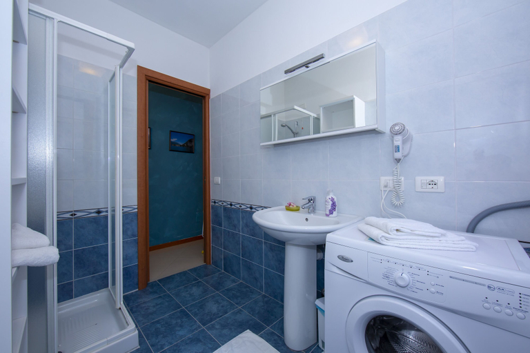 Bathroom 4, Fontana Del Lago Apt. 2, Lecco