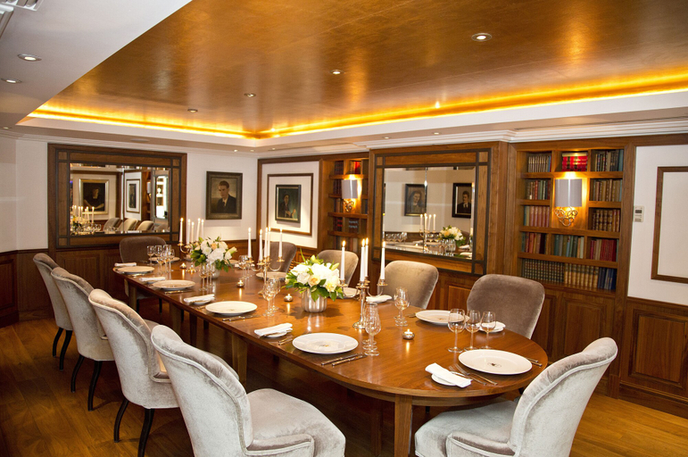 Food & Drinks 5, Althoff St. James's Hotel & Club London, London