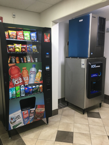 Food & Drinks 5, Motel 6 Dixon, CA, Solano