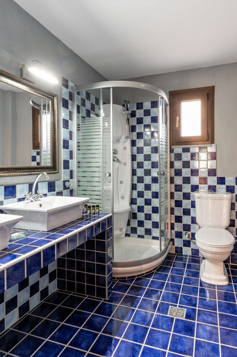 Bathroom 5, To Palio Litohoro, Central Macedonia