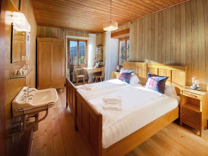 Bedroom 3, Hotel du Glacier, Goms