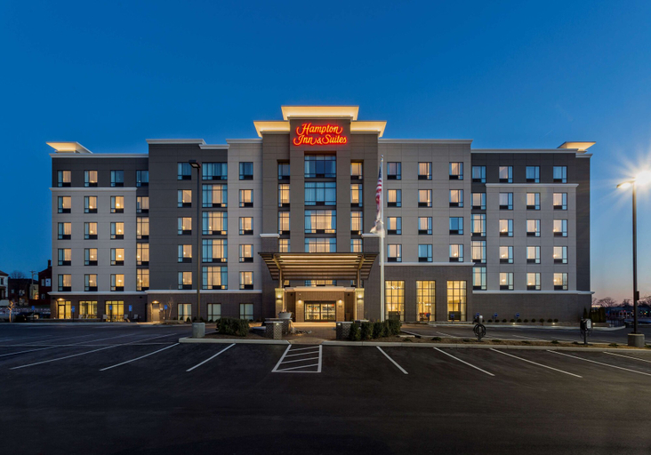 Exterior & Views 2, Hampton Inn & Suites Newport/Cincinnati, Campbell