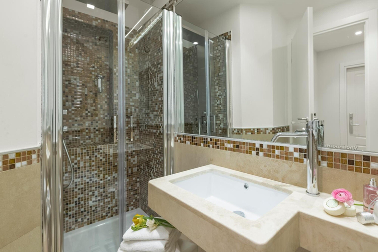 Bathroom 5, Residenza Zanardelli, Rome
