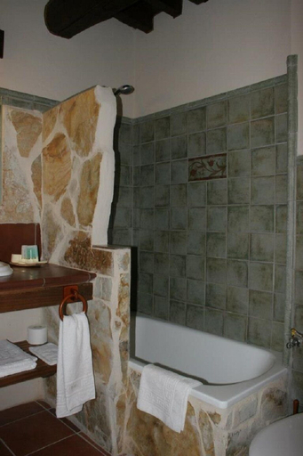 Bathroom 3, Posada Puerta Grande, Salamanca
