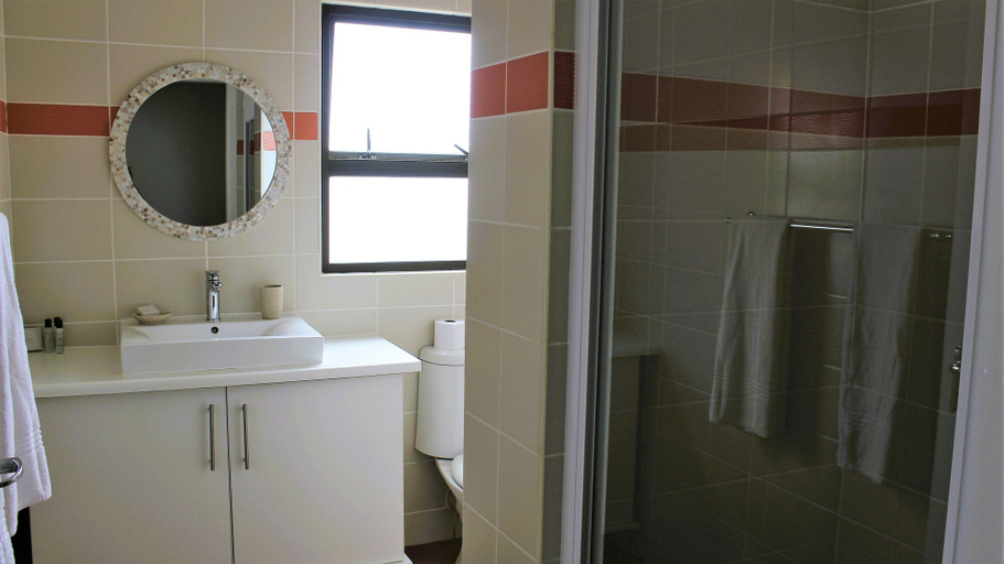 Bathroom 4, Atlantic Villa Boutique Guesthouse, Swakopmund