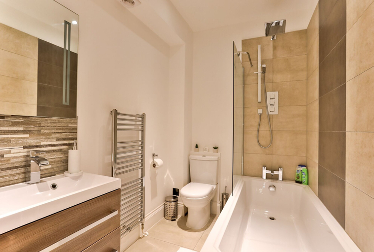 Bathroom 4, KVM - Jubilee Mansions 2, Peterborough