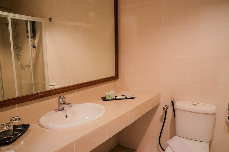 Bathroom, Cempaka Apartment Hotel, Kuala Lumpur