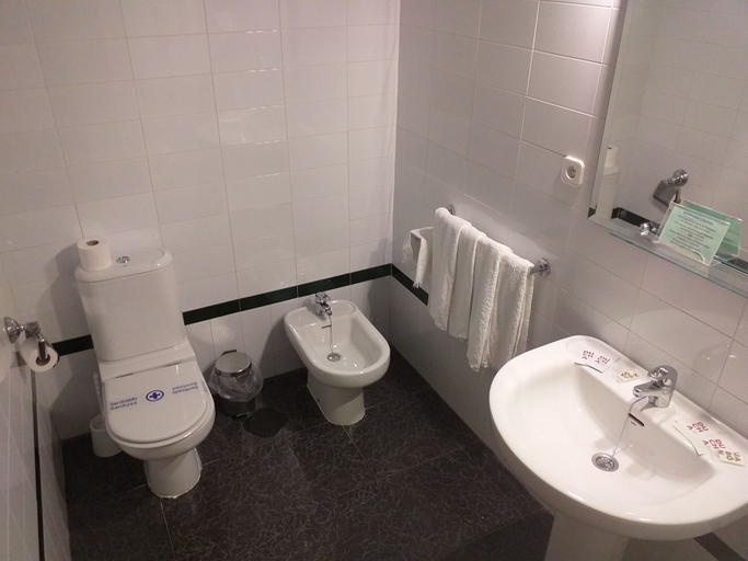 Bathroom 4, Hotel Anfiteatro Romano, Sevilla