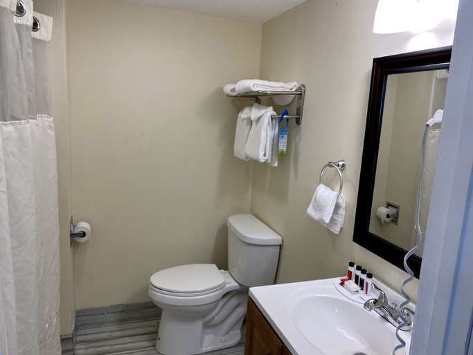 Bathroom 3, Beacon Inn and Suites, Grafton