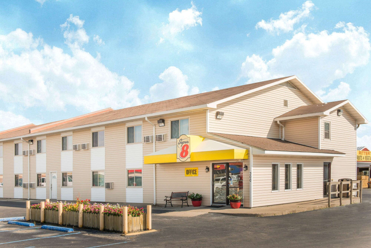 Exterior & Views 1, Super 8 by Wyndham Moberly MO, Randolph