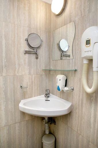 Bathroom 4, Hotel Niky, Stolichna