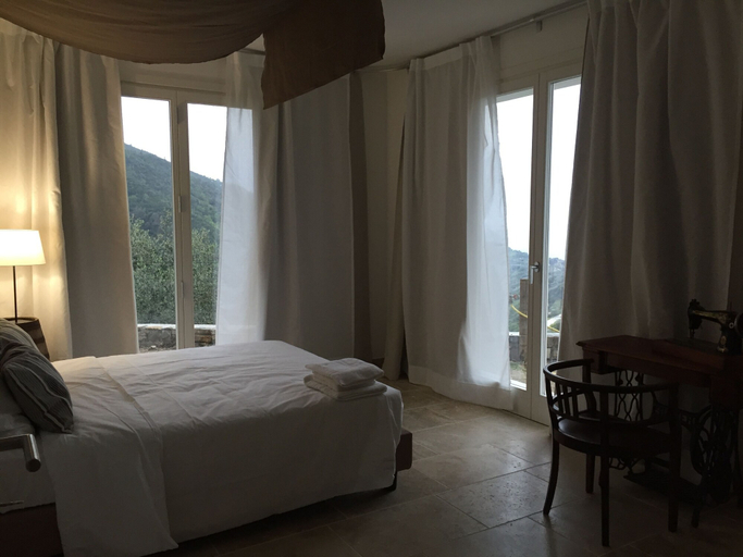Bedroom 3, Agriturismo Aurivu, Imperia