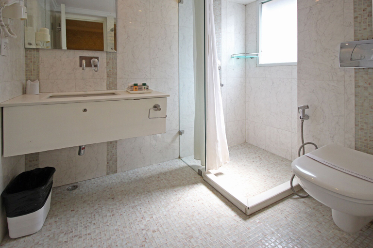 Bathroom 4, Hotel Bright, Delhi