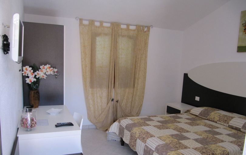 Bedroom 3, Residence Olbia, Olbia-Tempio