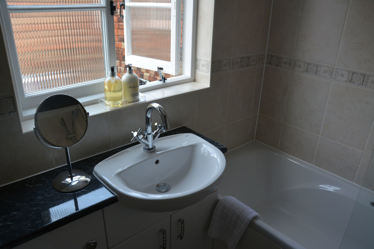 Bathroom 4, Cathedral Gate Hotel, Kent
