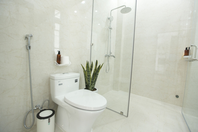 Bathroom 4, Ben's House, Da Nang