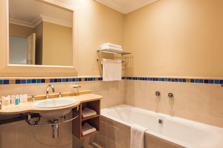 Bathroom 4, Sibaya Lodge, eThekwini
