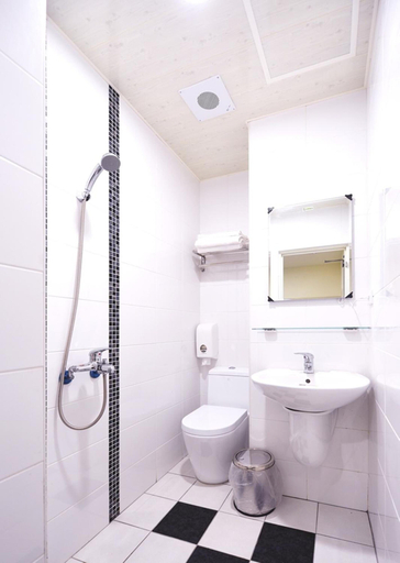 Bathroom 5, San Juan Easy Stay Inn Tainan, Tainan