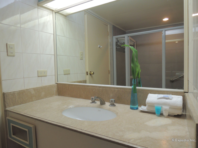 Bathroom 4, The Bellavista Hotel, Lapu-Lapu City