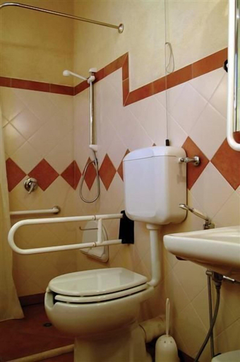 Bathroom 5, Monaco di Mezzo, Palermo