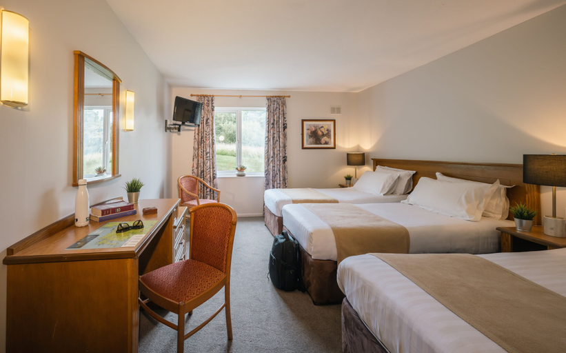Bedroom 2, Downhill Inn
