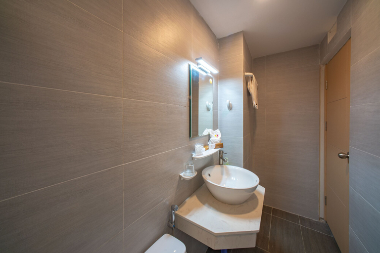 Bathroom 5, 24h Saigon Hotel, District 1