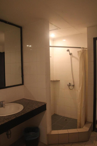 Bathroom 5, Grace Hotel Lahad Datu, Lahad Datu